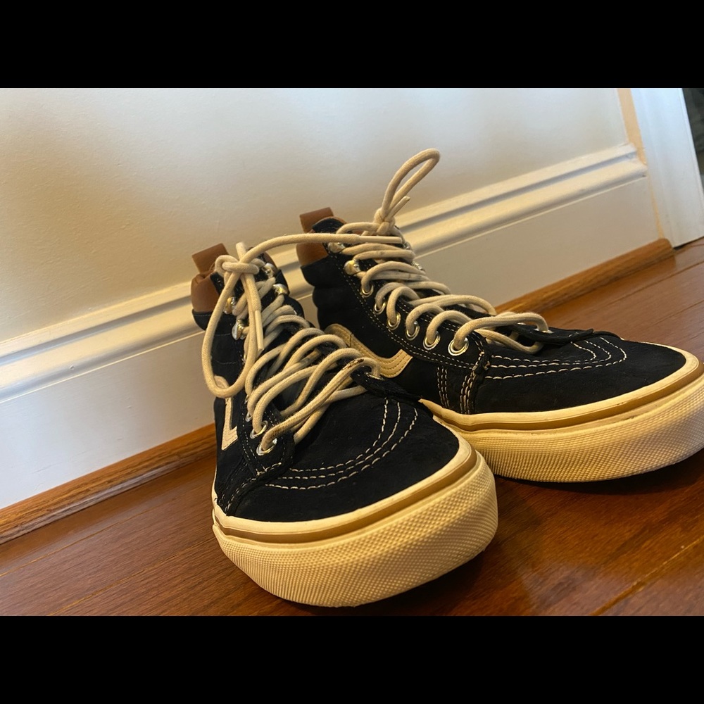 Vans - Picture 5 of 7